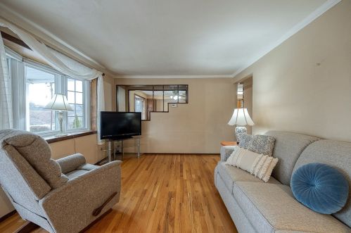 748 Garlow Blvd, Pittsburgh, PA 15239-1110