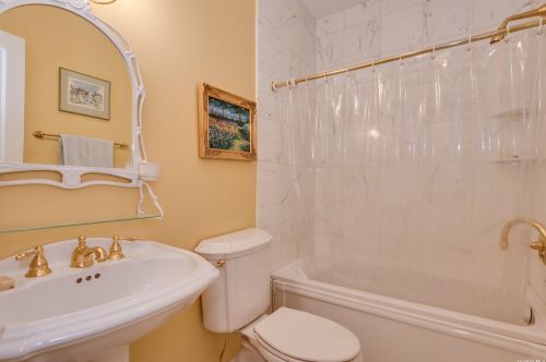 1410 Wolver Hollow Rd, Muttontown NY  11771-4306 exterior