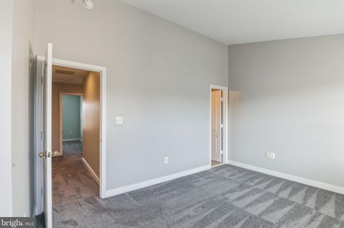 13046 Terminal Way, Woodbridge VA  22193-6116 exterior