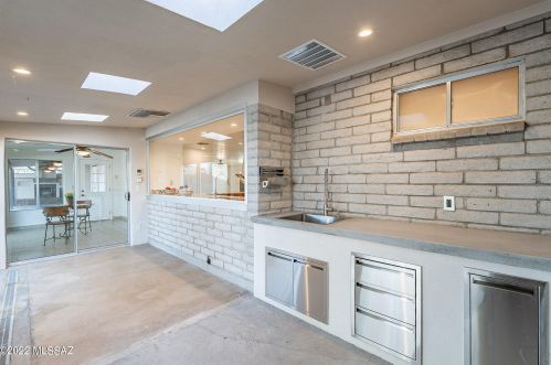 1348 Avenida Conalea, Tucson AZ 85748-7716 exterior