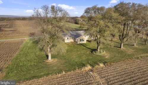 250 Shady Ln, Carlisle PA  17013-1637 exterior