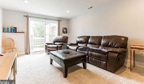 63 Glacier Dr, Berlin Boro NJ  08009-9377 exterior
