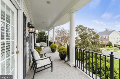 9012 Virginia Ter, Lorton VA  22079-3251 exterior