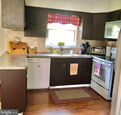 82 Covington Dr, Shrewsbury, PA 17361-1849