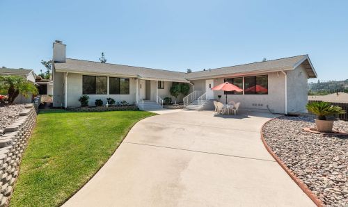 8901 Bowling Green Dr, La Mesa, CA 91941-6702