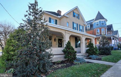 304 King St, Lees Cross Roads, PA 17257-1612