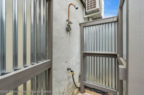 57 Barberie Ave, Monmouth Hills NJ  07732-1518 exterior