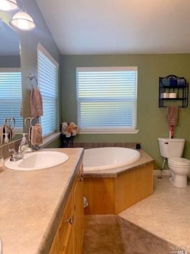 1114 Dale Ct, Santa Rosa CA  95401-4448 exterior