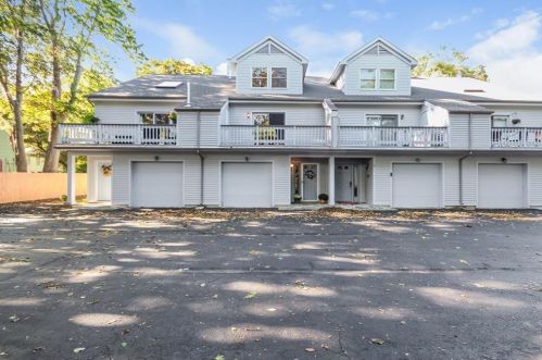 47 Bridge St, Warwick RI  02818-3696 exterior