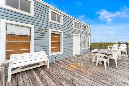 4015 San Jacinto Dr, Galveston, TX