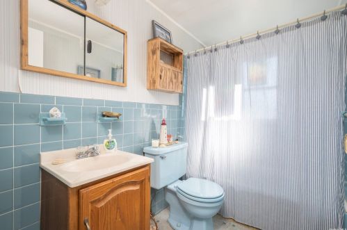 3 Lynn Pl, Bethpage NY  11714-4307 exterior