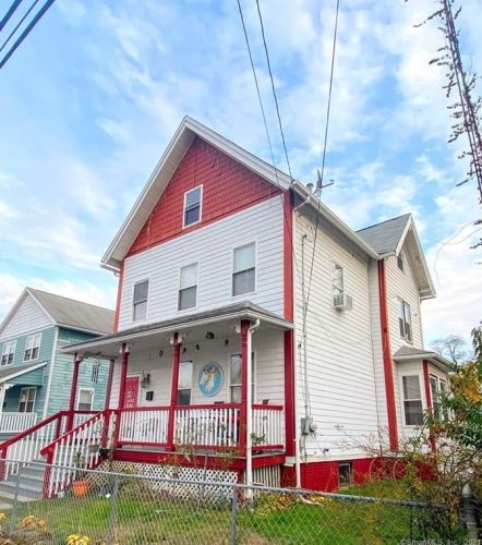 171 Hanover St, Bridgeport, CT 06604-3707