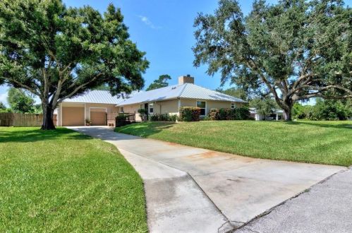 28 Sunset Dr, Sebastian, FL 32958-3517