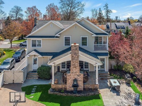 60 Harvard Ave, Rockville Centre, NY 11570-2806