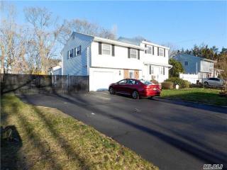 47 Campo Ave, Selden, NY 11784-1737