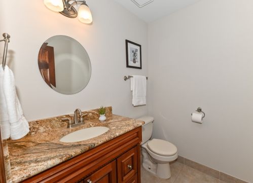 12427 Golf Dr, Thiensville WI  53092-2462 exterior