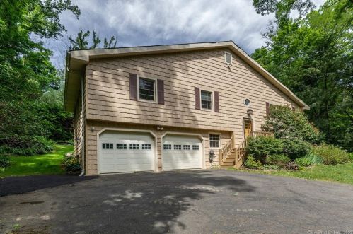 3 Ledgewood Dr, Sherman, CT 06784-2040