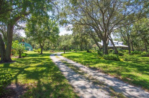 7855 66 Ave, Vero Beach FL  32968-9738 exterior