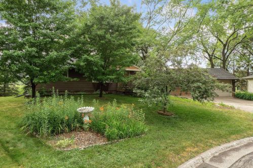 6809 11th St, Saint Paul, MN 55128-7503