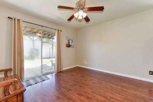 7064 Castle Creek Way, Rio Linda CA  95673-2441 exterior