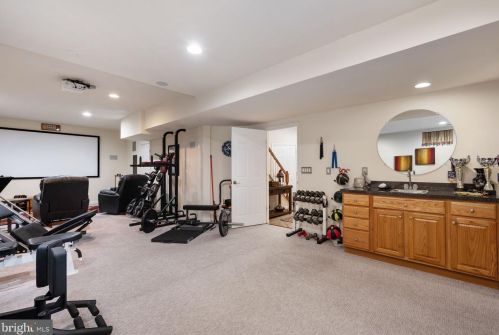 7226 Lyndam Hill Cir, Lorton VA  22079-4509 exterior