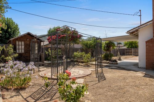 1674 Juniper Ave, Solvang CA  93463-2828 exterior