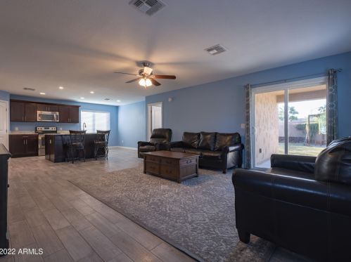 240 Dakota St, Chandler, AZ 85225-9504