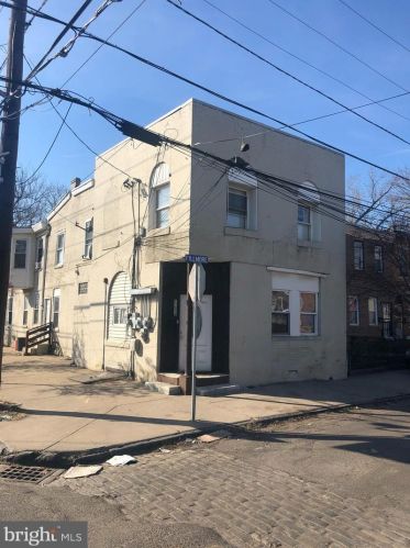 1939 Filmore St, Camden, NJ 08104-2245