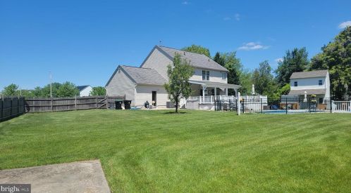336 Johnny Boy Ln, Berlin Boro, NJ 08009-2708