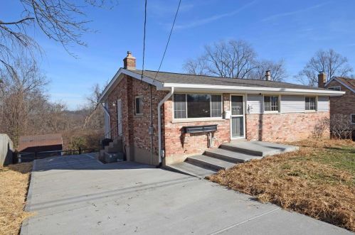 316 Crest Dr, Cincinnati, OH 45215-3510