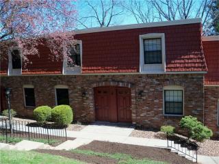 721 Pennsbury Blvd, Pittsburgh, PA 15205-1622