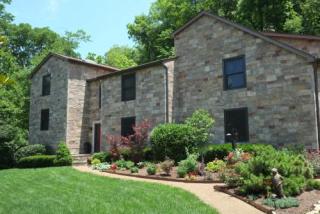 6651 Clearbrook Dr, Nashville, TN 37205-3944