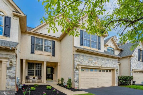 45 Penn Crossing Dr, Norristown, PA 19401-2001