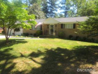 1068 Maplewood Ct, Hendersonville, NC 28791-3302