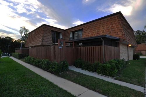 2405 24th Ln, West Palm Beach, FL 33418-3570