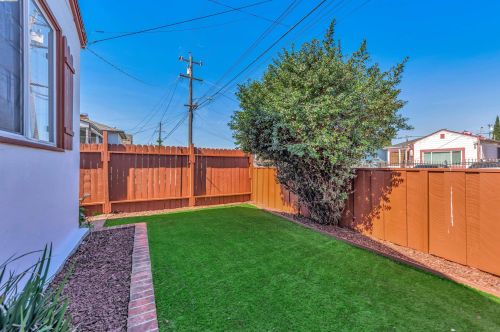 1244 106th Ave, Oakland CA  94603-3814 exterior