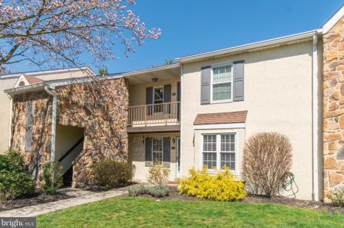 262 Valley Stream Ln, Wayne, PA