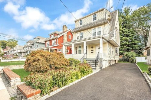 45 Howard Pkwy, New Rochelle, NY 10801-1808
