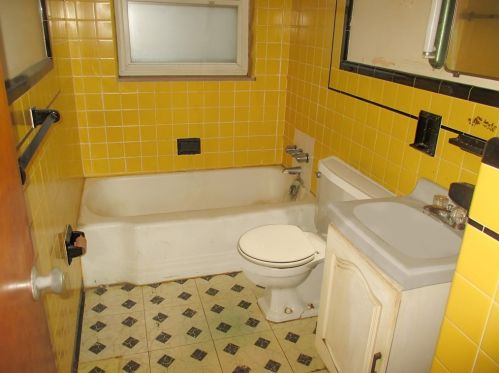 140 Magnolia St, Whitaker PA  15120-2439 exterior