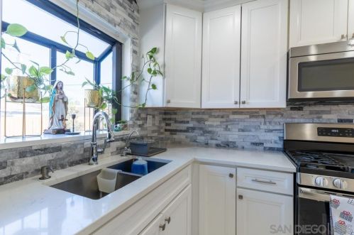 820 Cherrywood Way, El Cajon CA  92021-5532 exterior