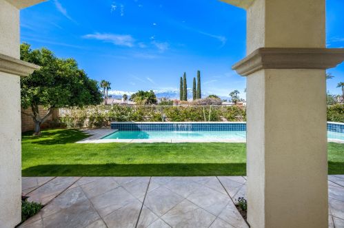 27 Toscana Way, Rancho Mirage CA  92270-1977 exterior