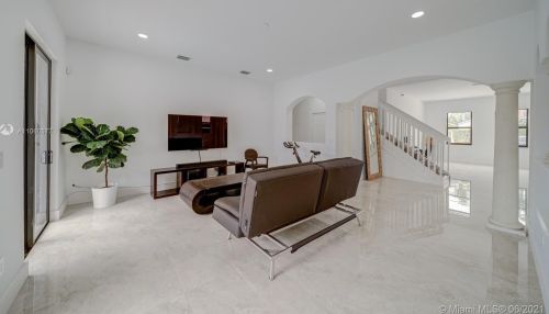 8941 178th St, Hialeah FL  33018-6554 exterior