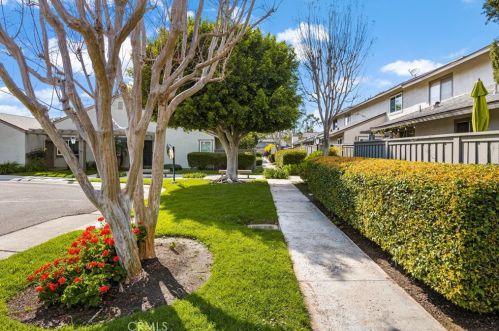 17472 Via Calma, Tustin CA  92780-2043 exterior
