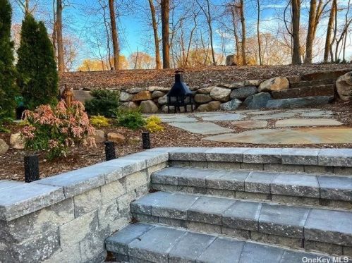 26 Patchogue Rd, Scotts Beach NY  11789-1422 exterior