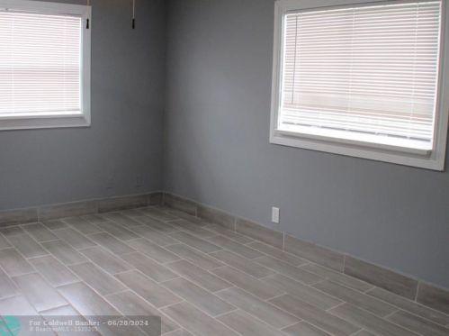 516 4 Ter, Cape Coral FL  33909-0020 exterior