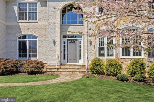11436 Woolington Rd, Great Falls, VA 22066-1158