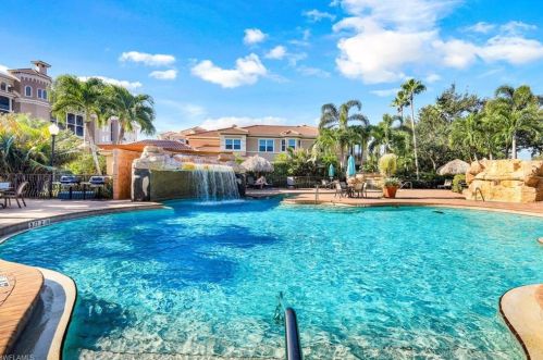 608 El Camino Real, Naples FL  34119-4782 exterior