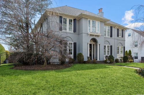 151 Harvard Ave, Rockville Centre, NY 11570-1909