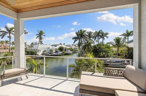 1266 Cobia Ct, Naples FL  34102-1549 exterior