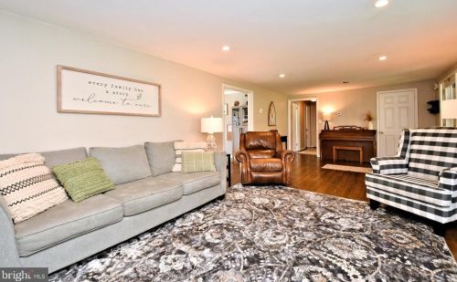 1472 Timberline Dr, Pottstown PA  19465-7234 exterior